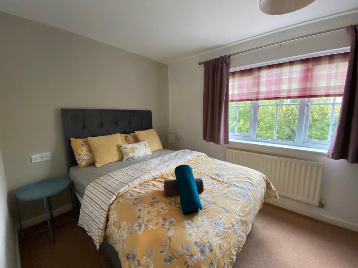 Wellingborough Cosy Hub Villa Great Harrowden Exterior photo